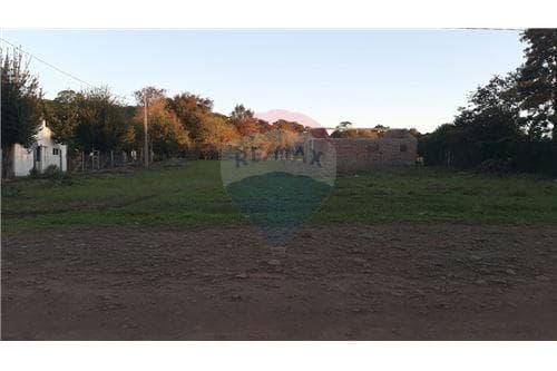 Amplio terreno en esquina en venta — foto 2
