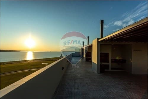 Venta Dpto. Edificio Parana Playa piso 3