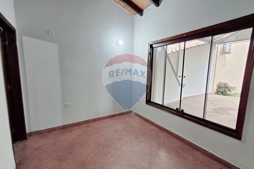 Amplia casa en San Lorenzo/zona centro — foto 5