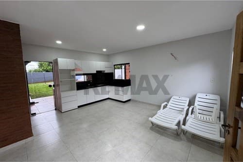 Casa con piscina a estrenar , excelente ubicación — foto 3