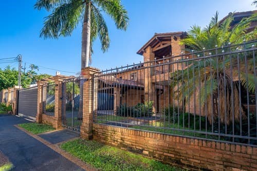 Residencia de 4 dormitorios en Las Lomas — foto 2