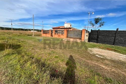 Venta de casa en Ypacarai