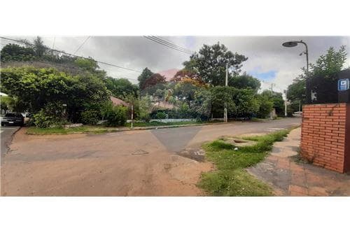 Oportunidad unica - esquina en villa aurelia — foto principal