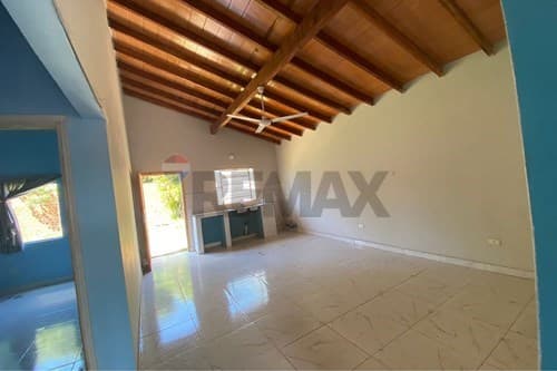 "Moderna Casa en Ñemby: Oportunidad Exclusiva"
