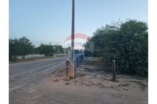 Se Alquila Terreno sobre doble Avenida Emanuel