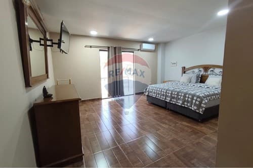 Casa con piscina en limpio, foto 4