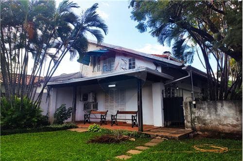 Casa con terreno de 1309 m2 en esquina — foto 4