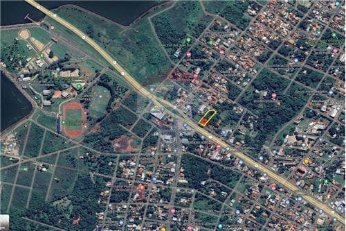 Amplio lote de calle a calle frente a ruta 1