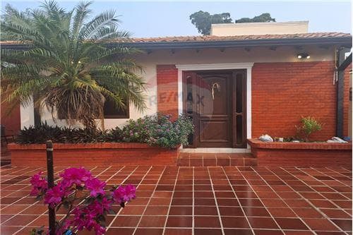 Vivienda en Venta Zona Loma Merlo Luque — foto 1