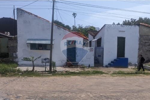 ¡Gran Casa en Venta en Barrio Herrera, Asunción!