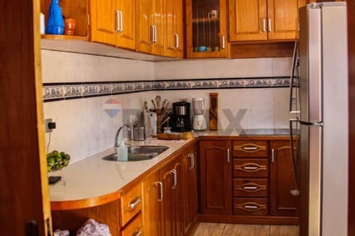 Moderna Casa en Barrio Cerrado Caguazu