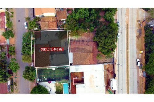 Terreno en calle paralela a molas lopez — foto principal