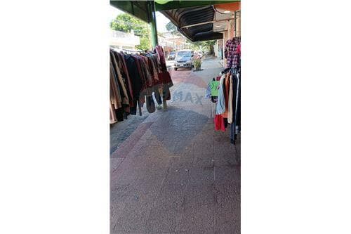Amplio salon comercial Ñemby s/ asfalto — foto 2