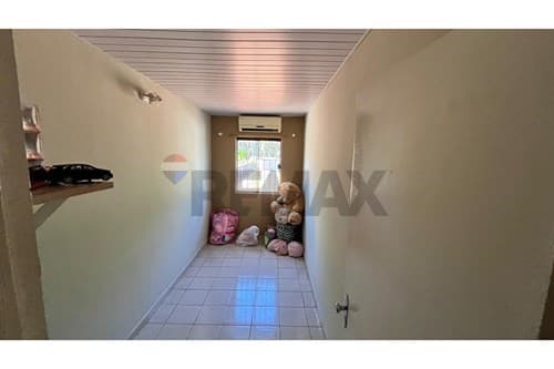 4-Bedroom House with Pool and BBQ Area in Polomar, Lambare