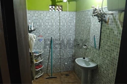 Casa Moderna en Kennedy, Capiatá: 4 Hab, 1 Baño — foto 5