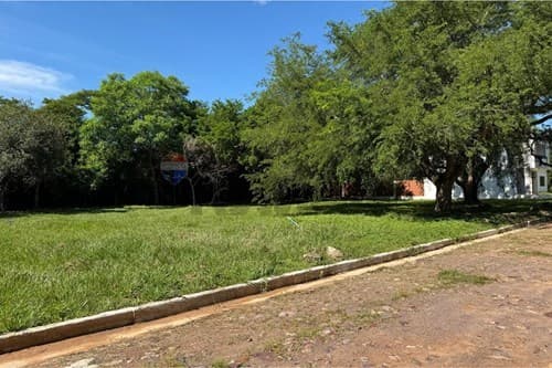 "Inversión Ideal: Terreno de 360m² en Ypacaraí" — foto 5
