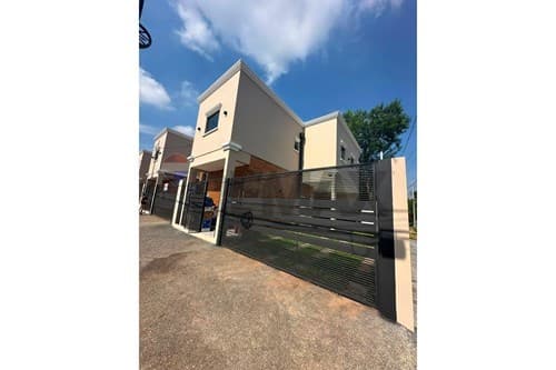 Duplex en esquina en Luque – loma merlo, foto 2