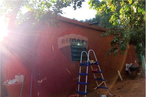 Vendo casa a cuadras del centro de Ñemby