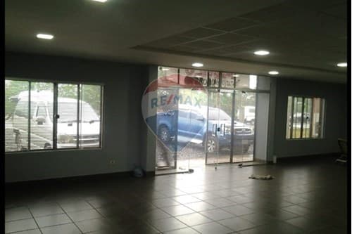Local comercial en ypane — foto 5