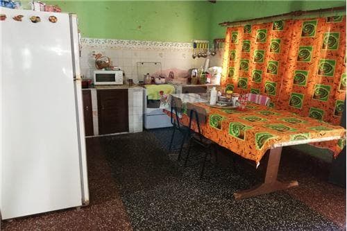 Vendo casa a refaccionar o demoler Lambaré!