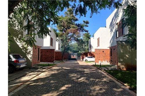 duplex en condominio Jardines de loma Merlo — foto 3