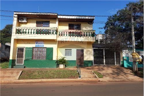 Vendo casa de dos plantas con patio