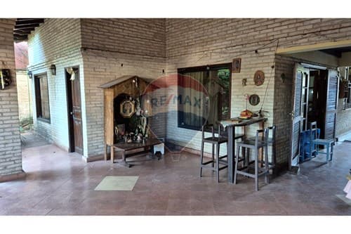 Gran Oportunidad en Luque – Amplia Casa Familiar — foto 5