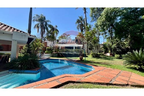Vendo Residencia en Barrio Felicidad Lambare