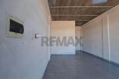 Terreno con 3 salones comerciales en Ypacarai