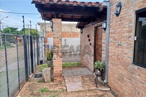 casa en Laurelty Luque — foto 2