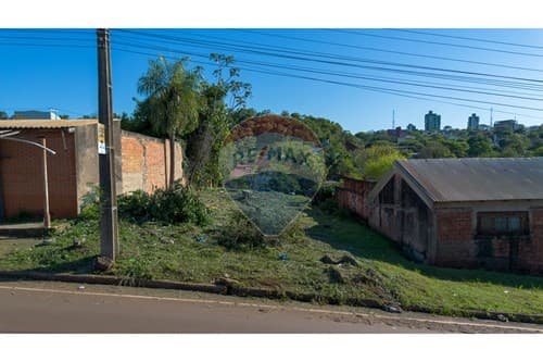 En venta terreno de calle a calle sobre