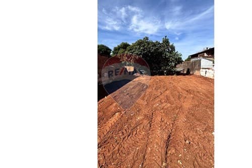 Vendo Terreno en Barrio Hipódromo