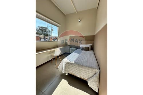Lujo Moderno en el Corazón de Areguá — foto 3