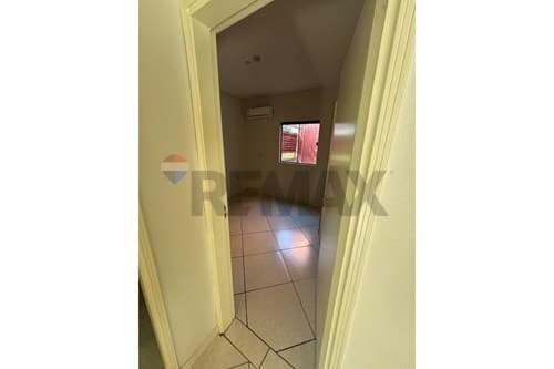 Departamento de 2 hab con cochera en Santa Ana 1 — foto 5