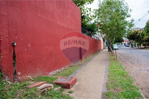 Terreno con construcción en Santísima Trinidad — foto 3
