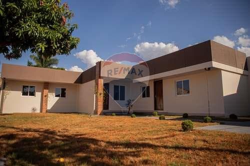 Vendo casa a estrenar en área 6. Hernandarias