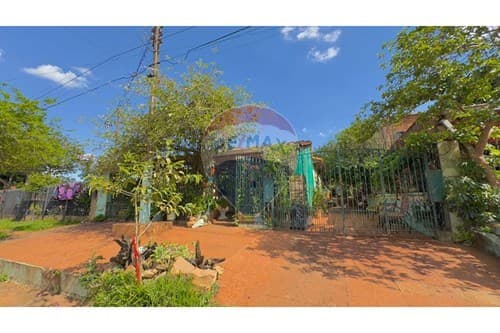 Casa en San Lorenzo, barrio Anahí ll