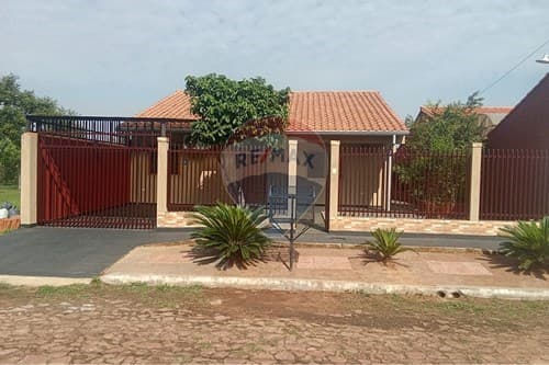"Vive el Sueño: Moderna Casa en Ypané, Paraguay"