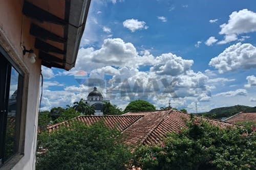 Casa unica a 50 metros de la basilica caacupe — foto 5