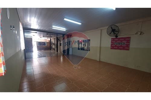 salón comercial con casa en Hernandarias — foto 2