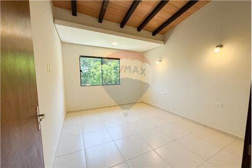 🏡excelente oportunidad!! Dúplex próximo estrenar en el barrio san roque de lambaré 🧑‍🧑‍🧒‍🧒 — foto 2