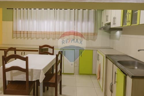 Vendo casa con amplio terreno en esquina