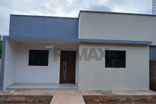 Amplia casa a estrenar en Capiatá ruta 2.‼️