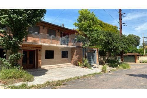De casa en esquina para renta — foto principal