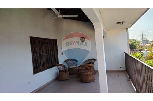 En venta amplia residencia con gran potencial — foto 3