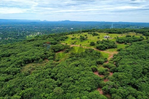 Parque alto-barrio cerrado ypacarai