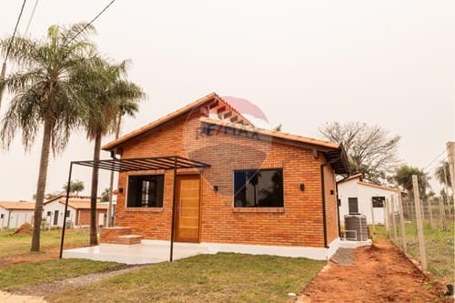 CASA EN VENTA - Presidente Franco. Km 6 Monday