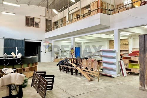 Edificio corporativo en venta, foto 3