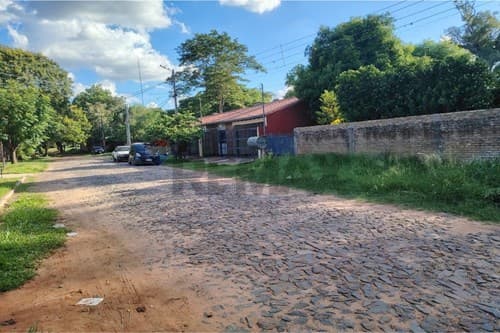 Amplio terreno en San Lorenzo