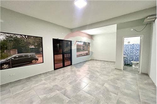 Alquilo local comercial a estrenar en limpio